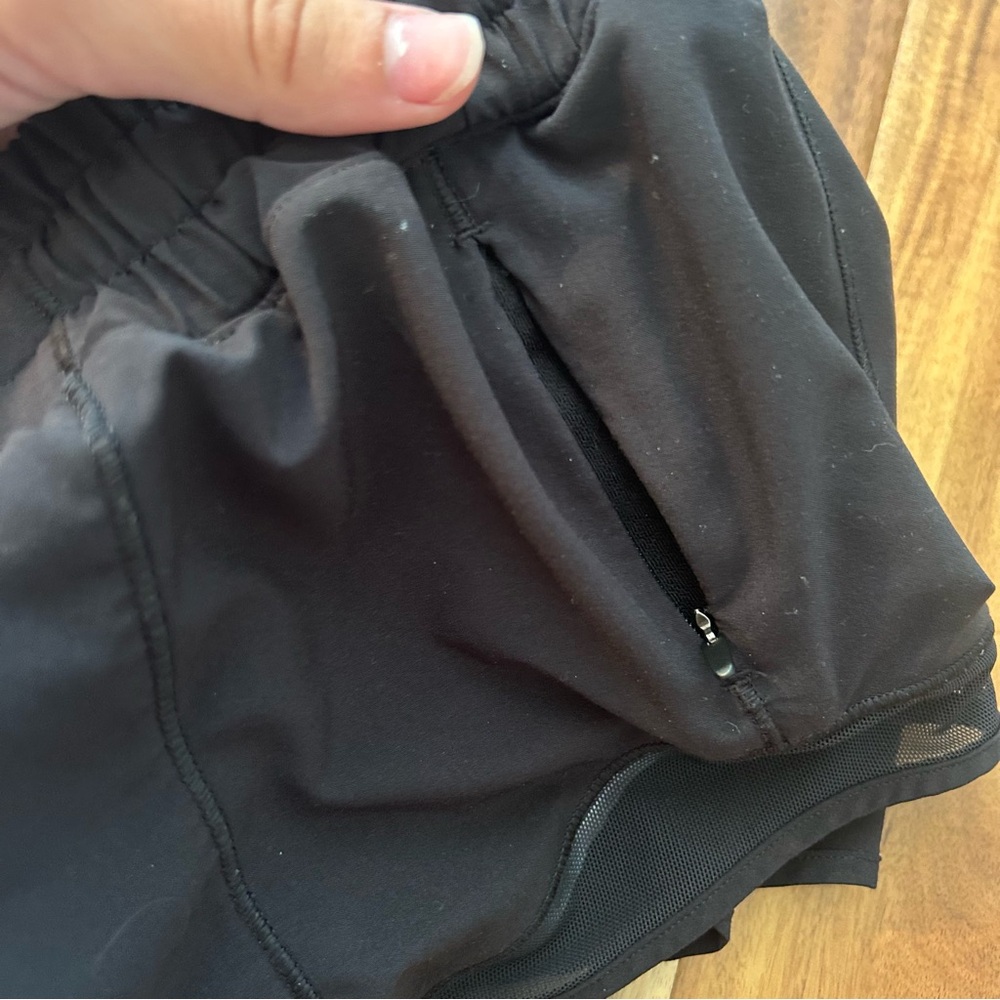 Lululemon Hottie Hot Shorts 2.5” - Picture 5 of 6